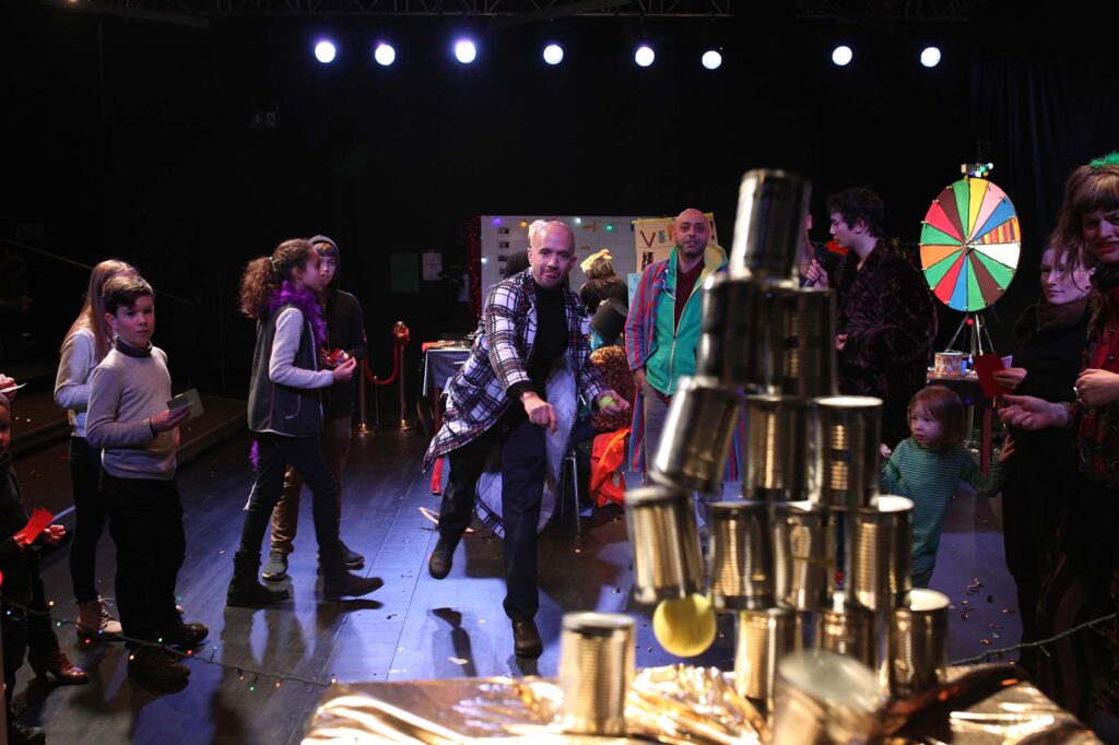 hausdesgeldes-Jugendtheater-von-Lajos-Talamonti-3